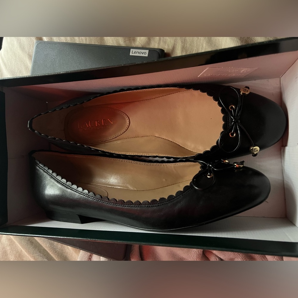 Size 9W Lauren by Ralph Lauren Glennie black leather flats
